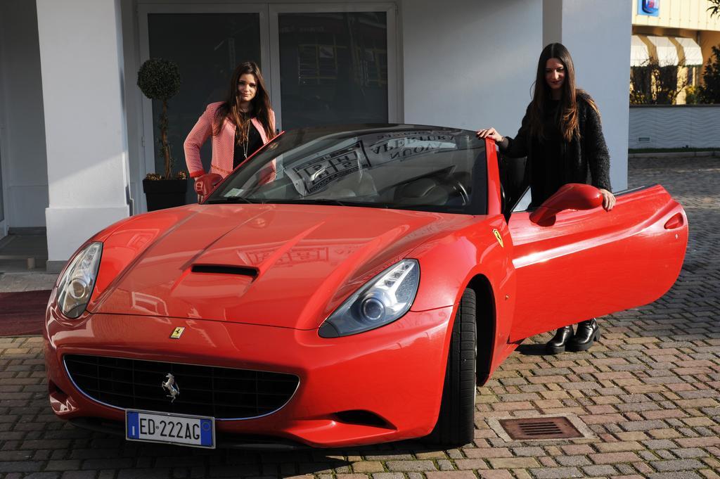 H5-5H Luxury Room Maranello Luaran gambar